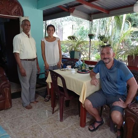 Relax Guest House Dambulla Esterno foto
