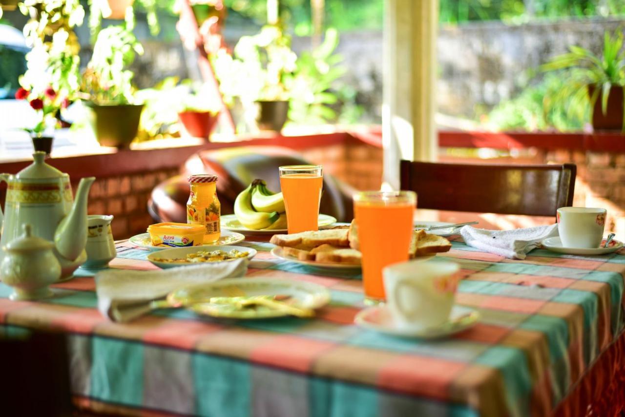 Relax Guest House Dambulla Esterno foto