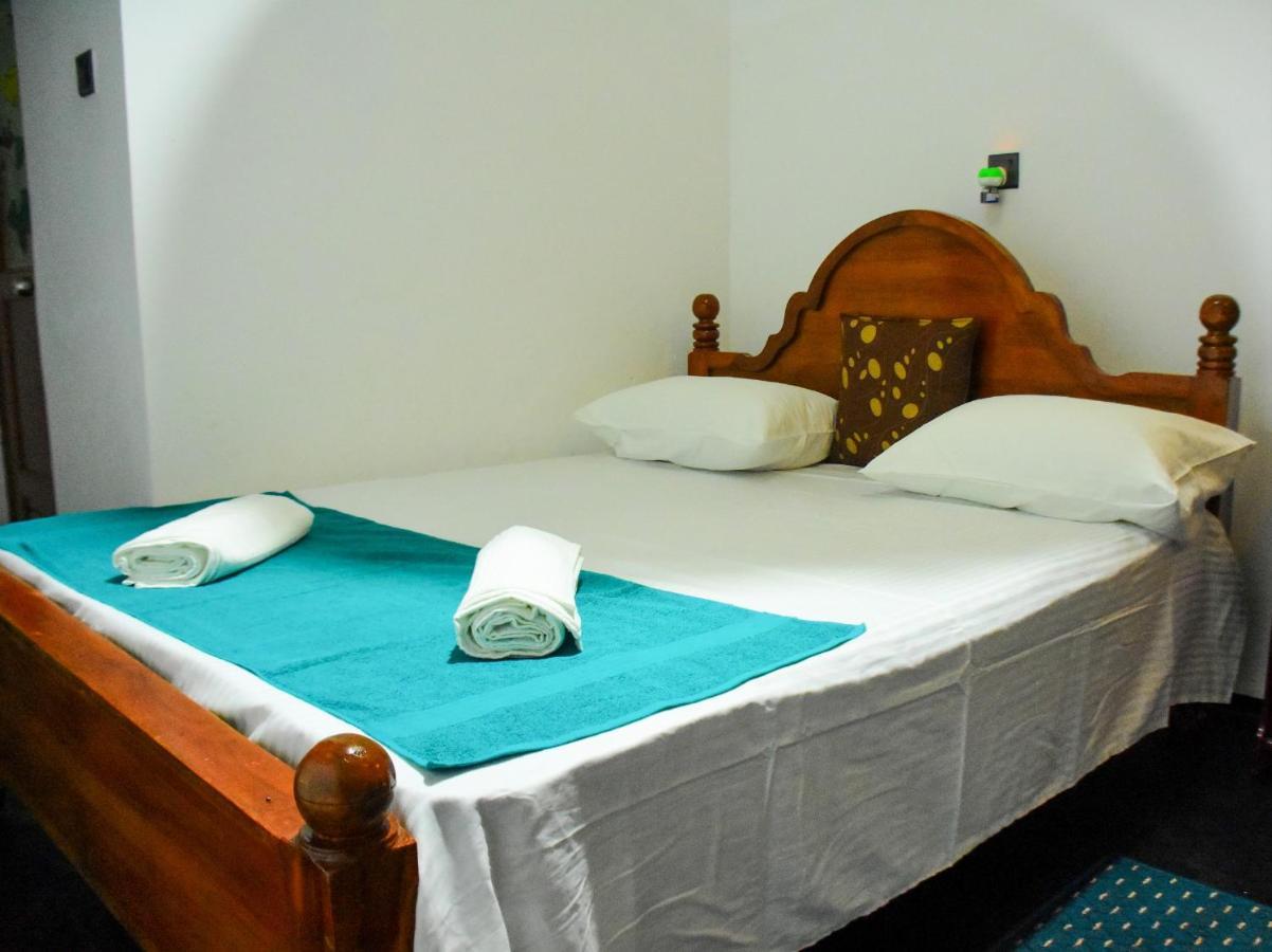 Relax Guest House Dambulla Esterno foto