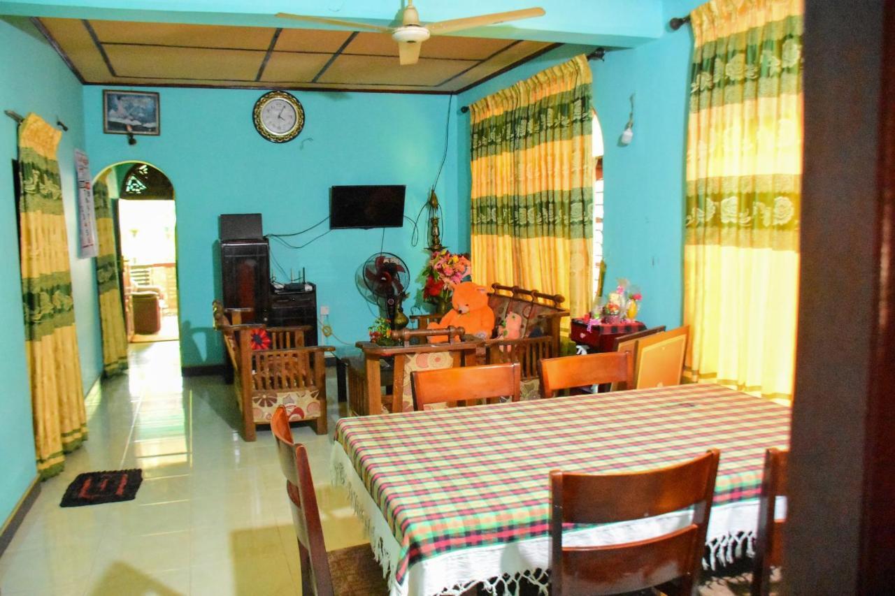 Relax Guest House Dambulla Esterno foto