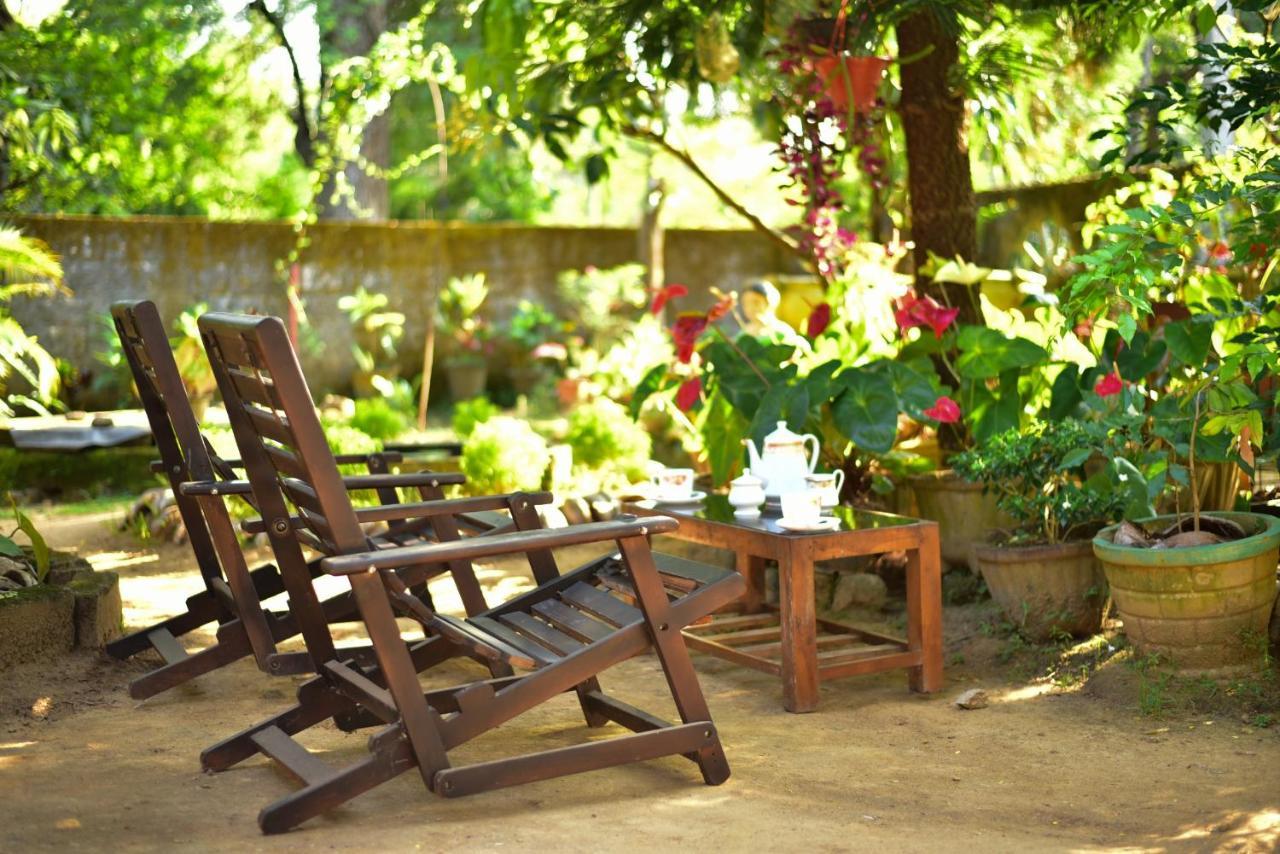 Relax Guest House Dambulla Esterno foto