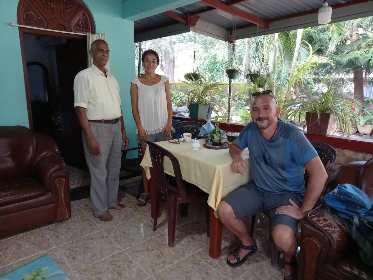 Relax Guest House Dambulla Esterno foto